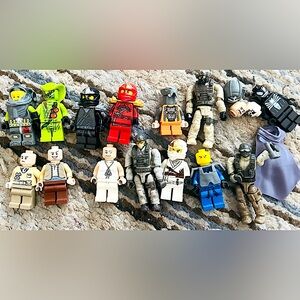 Lego and other like set figures - used